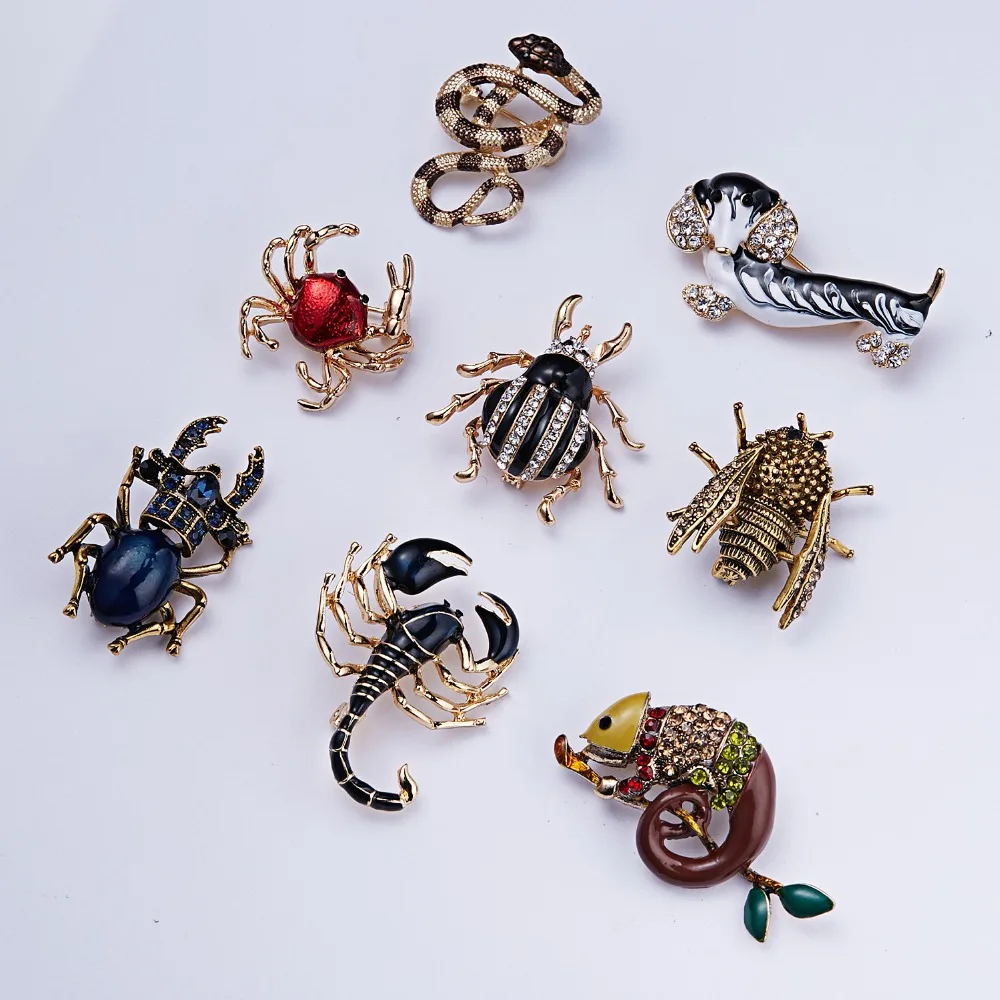 Vintage Enamel Snake Scorpion Lizard Beetle Hedgehog Brooches Women Men's Creative Bugs Pins Fashion Crystal Insect Badges Gift