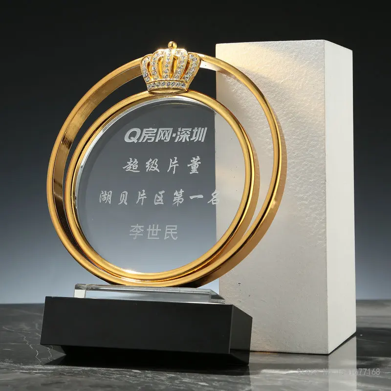 

Personalized Custom Metal Crown Black Base Crystal Trophy, Electroplating Gold, Creative Award, Event Souvenir