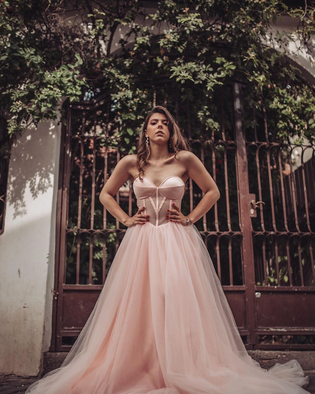 Abito da sera in Tulle rosa chiaro abito da ballo senza spalline abiti da sera soffici a strati a manica lunga abito da sposa a trapezio per abiti da sposa personalizzati