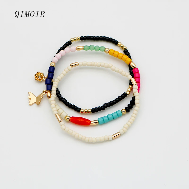 Набор женских эластичных браслетов в богемном стиле, эластичные украшения разных цветов с бусинами-подвесками в виде бабочек, C1037