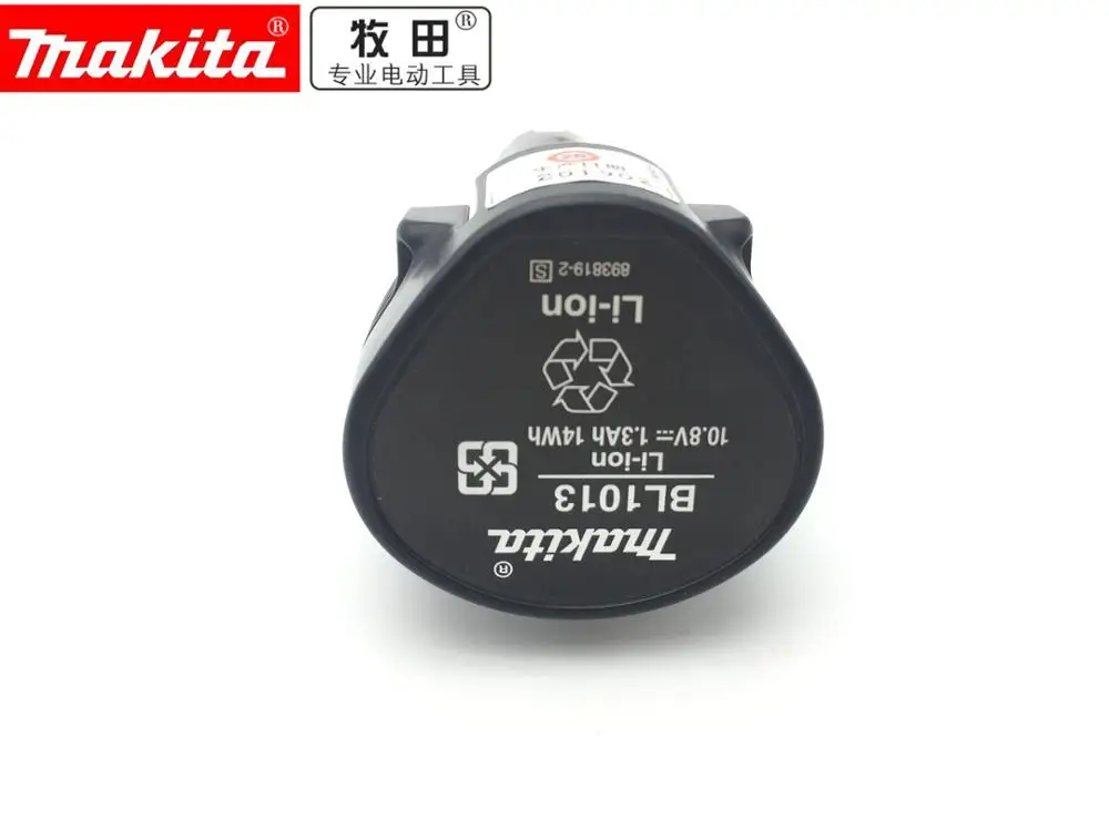 Makita CL100DW 10.8v Lithium-Ion Vacuum Cleaner Tool