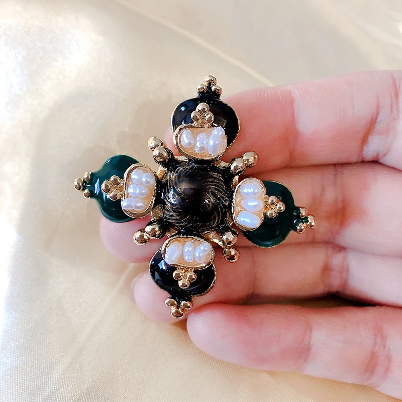 Muylinda Vintage Baroque Irregular Pearls Brooches and Geometric Clothespins And Women Scarf Suit Clip Pins Clothing Accessories