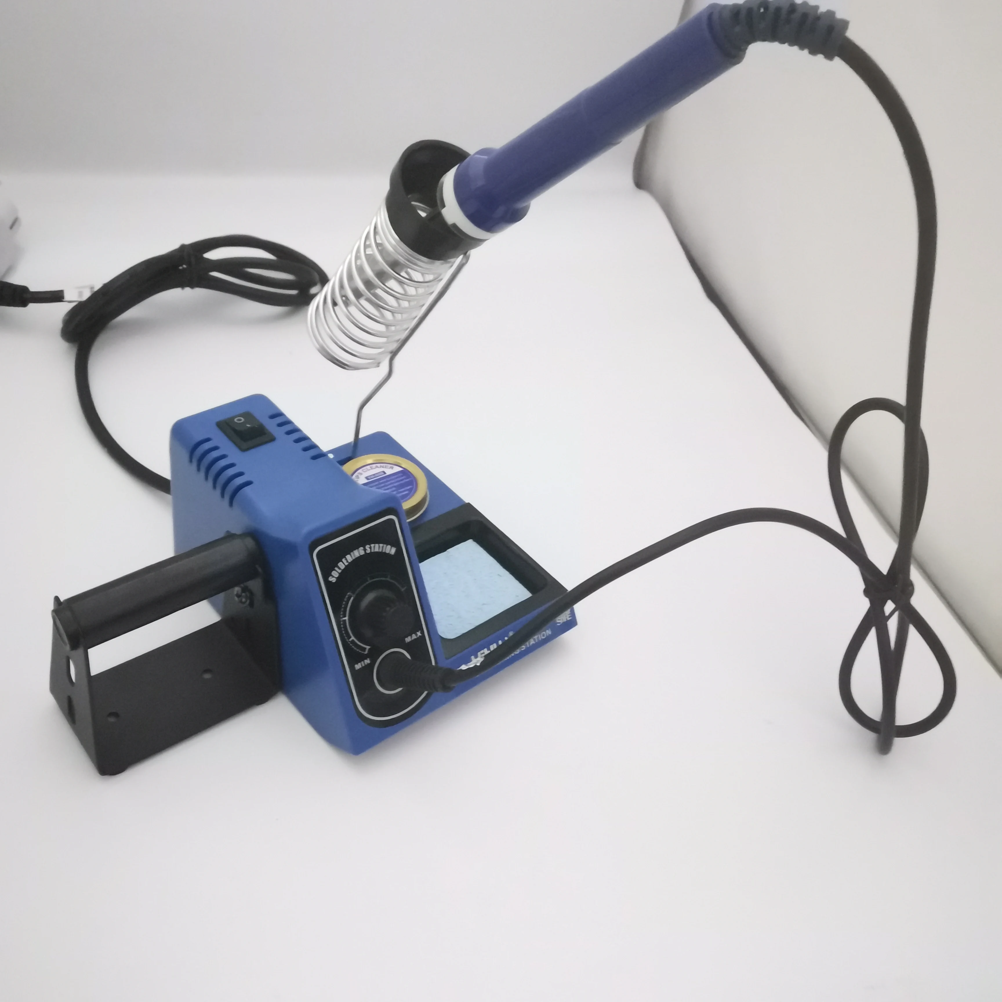 

YH926 60W Adjustable Temp Soldering Iron Welding Gun Solder Station 200-500 Celsius 110V / 220V