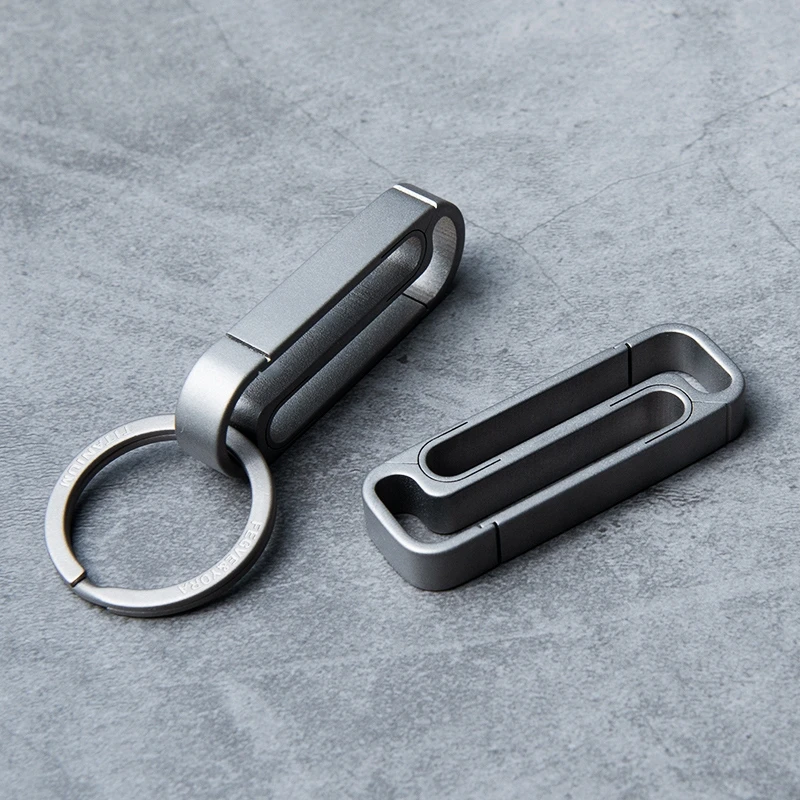 Real Titanium Keychain Luxury Car Key Ring Waist Hanging Buckle Belt Carbine Super Lightweight EDC Key Holder for Man Best Gift