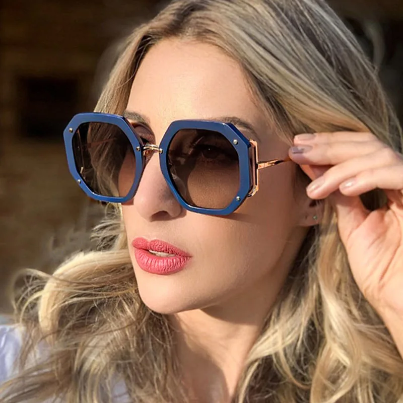 Luxury Retro Women's Square Sunglasses 2020 Featured Famous Design Original Sunglasses For Female Polygonal Rivets Shades UV400