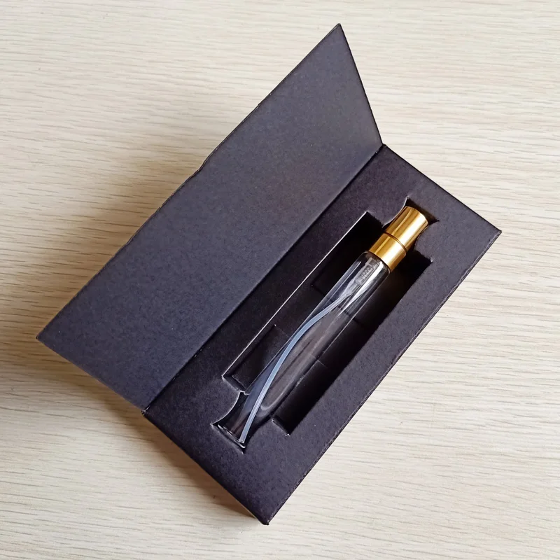 50 pezzi/lottp flacone di profumo da 10ML con scatole di carta con Logo personalizzabile flacone di profumo in vetro Spray atomizzatore vuoto