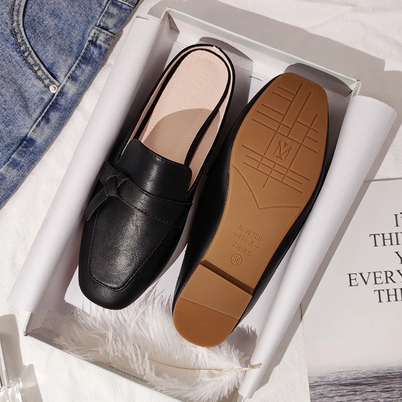 Women's slippers outdoor Women's slippers Flat Muller slippers Women's Fashion sandals 2021 new fashion leather shoes