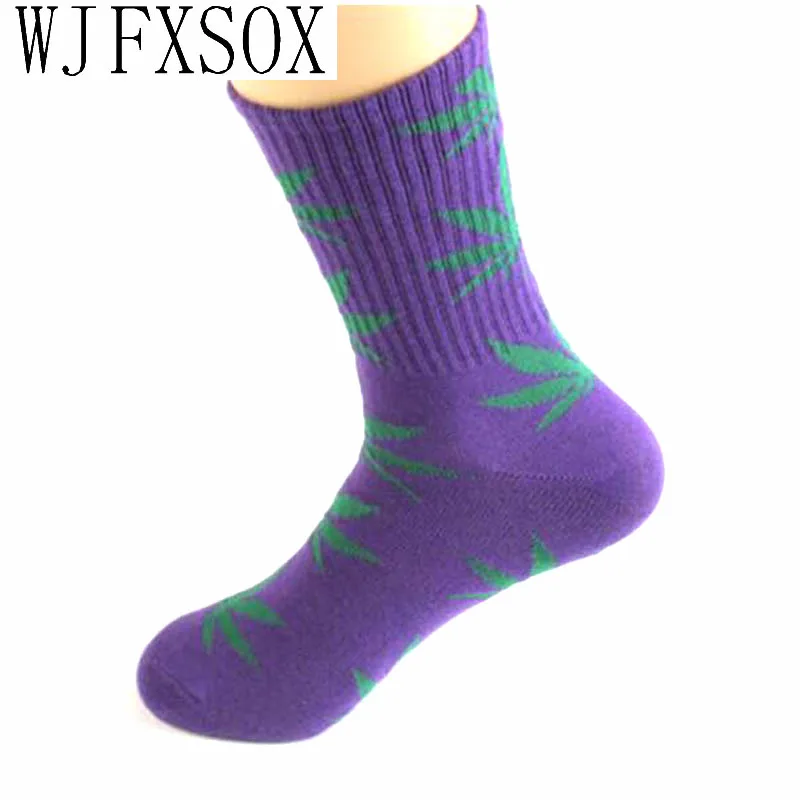 

WJFXSOX New Four seasons Maple leaf Socks long fashion Weed Socks Men Skateboard hiphop socks Meias Women unisex 3d Couple socks