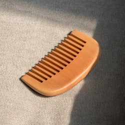 Mini peine de madera para masaje de pelo, peines de madera de pera Natural, dientes de súper ancho, sin piojos estáticos, peine para Barba, 1 unidad