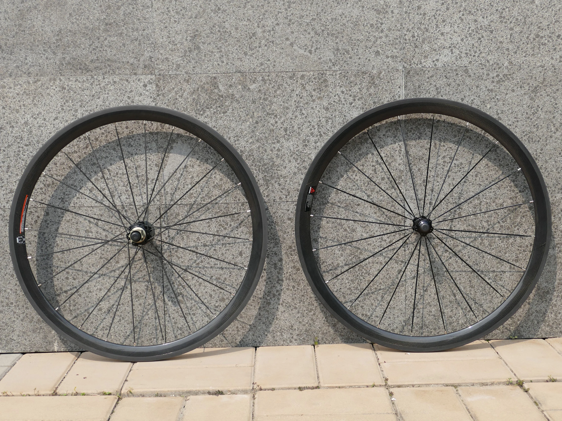 1 Pair : 3K UD Full Carbon Fiber Matt Glossy Road Bike Tubular Wheelset 38mm - 23mm Width Rim Bicycle Wheelset Basalt Brake Side