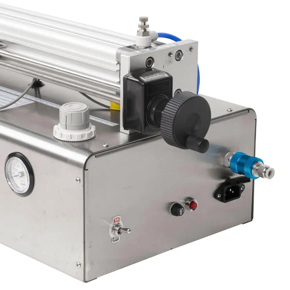 Liquid Filling Machine วางเครื่องบรรจุขวดบรรจุของเหลวขนาด1ลิตรสบู่ Sanitizer เครื่อง