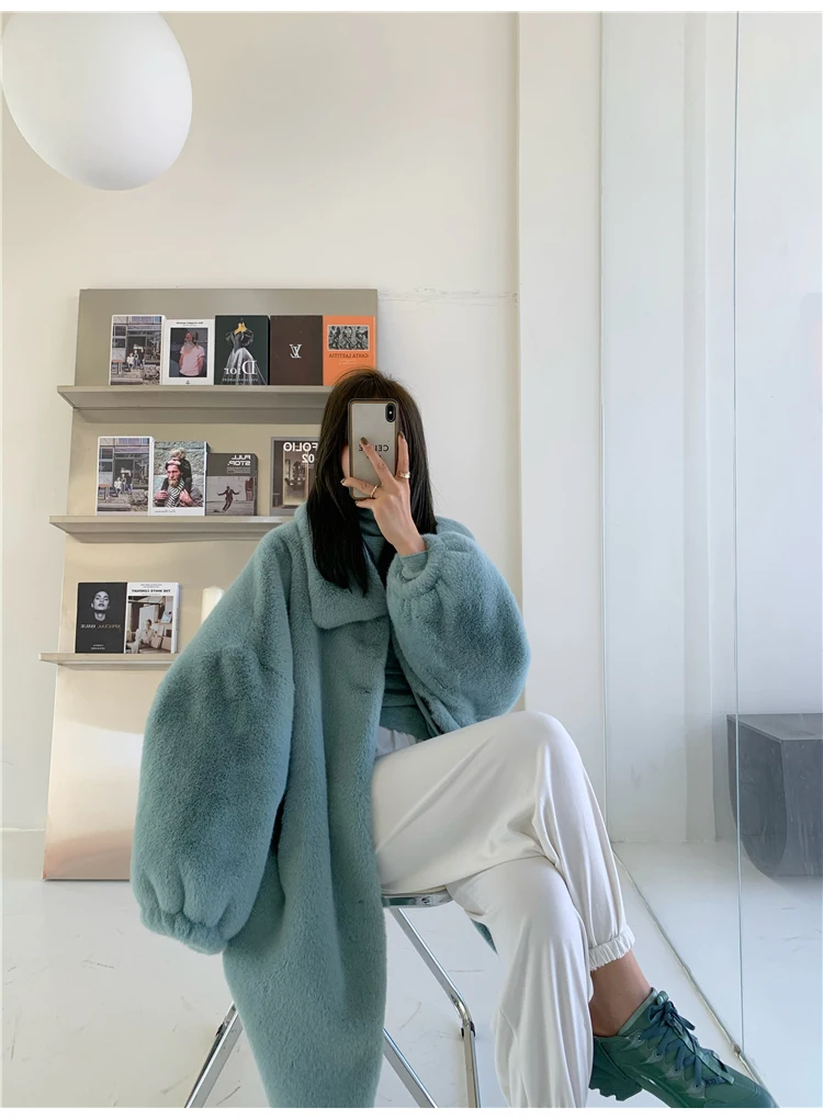 Lautaro Winter Long Oversized Warm Soft Fluffy Faux Fur Coat Women Drop Shoulder Long Sleeve Casual Loose Korean Fashion 2021