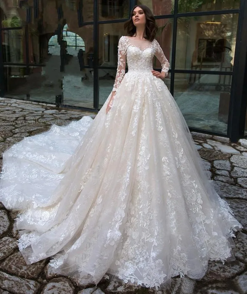 

Customized Wedding Dress 2025 Appliques Chapel Train Lace Sexy Scoop Neck Long Sleeve Beaded Princess Bride Gown LCNM96