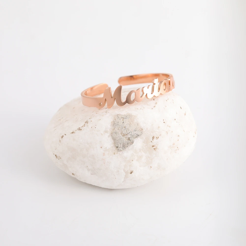 Sipuris Personalisierter Namensring aus Edelstahl, Maßgefertigter Ring für Frauen und Männer, Einzigartiger Schmuck, Paarring für Hochzeiten – Detail 11