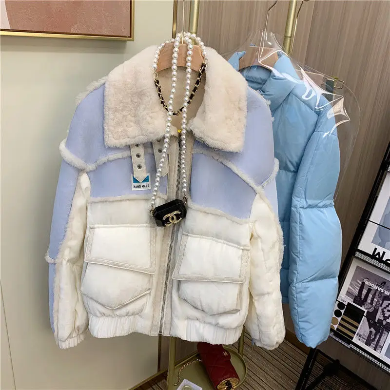 2024 Cappotto invernale da donna Addensare Parka corto Colletto sfocato Cappotto in cotone con cerniera Cappotto oversize in lana d'agnello Giacca con tasche grandi