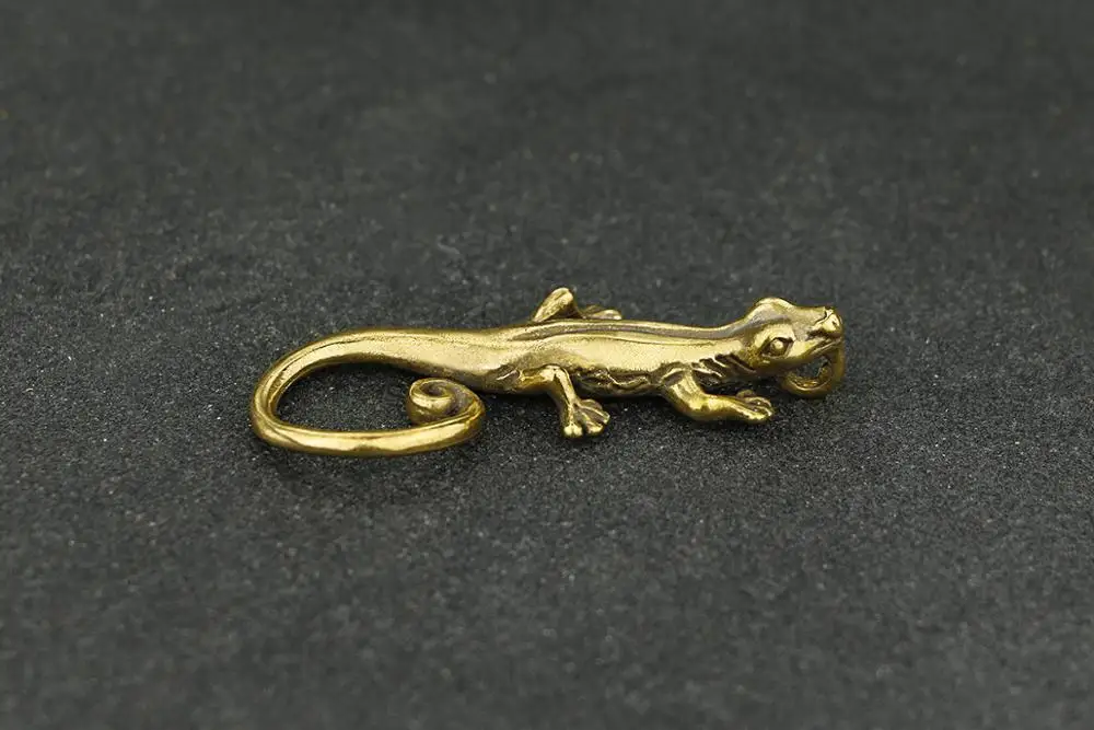 vintage Brass lizard gecko craft Pendant Keychain ring Pendant ornament Miniature Fitting Key chain Pendant decoration p5127