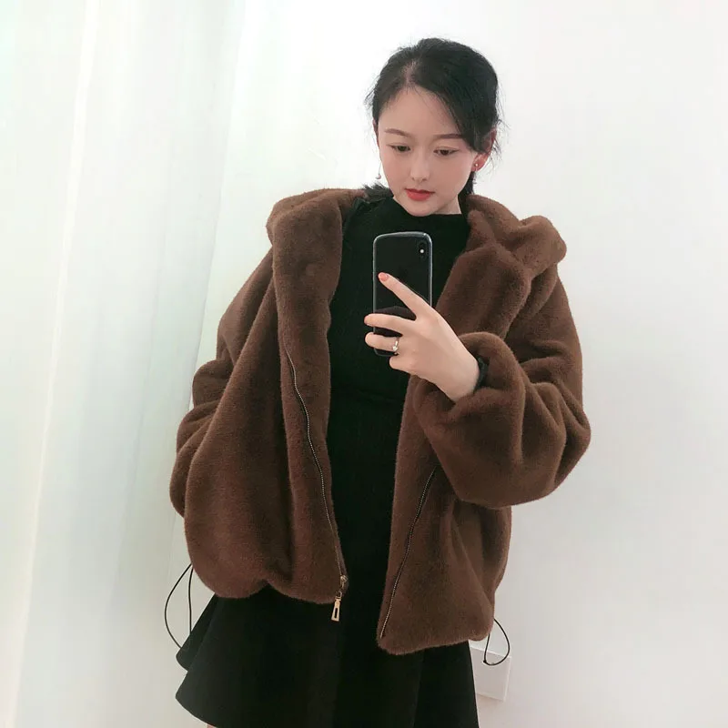 Winter Kawaii Lolita Faux Fur Jackets Women Fashion Bear Head Style Coats Women Elegant Solid Female Ladies Cute Rabbit Fur Coat