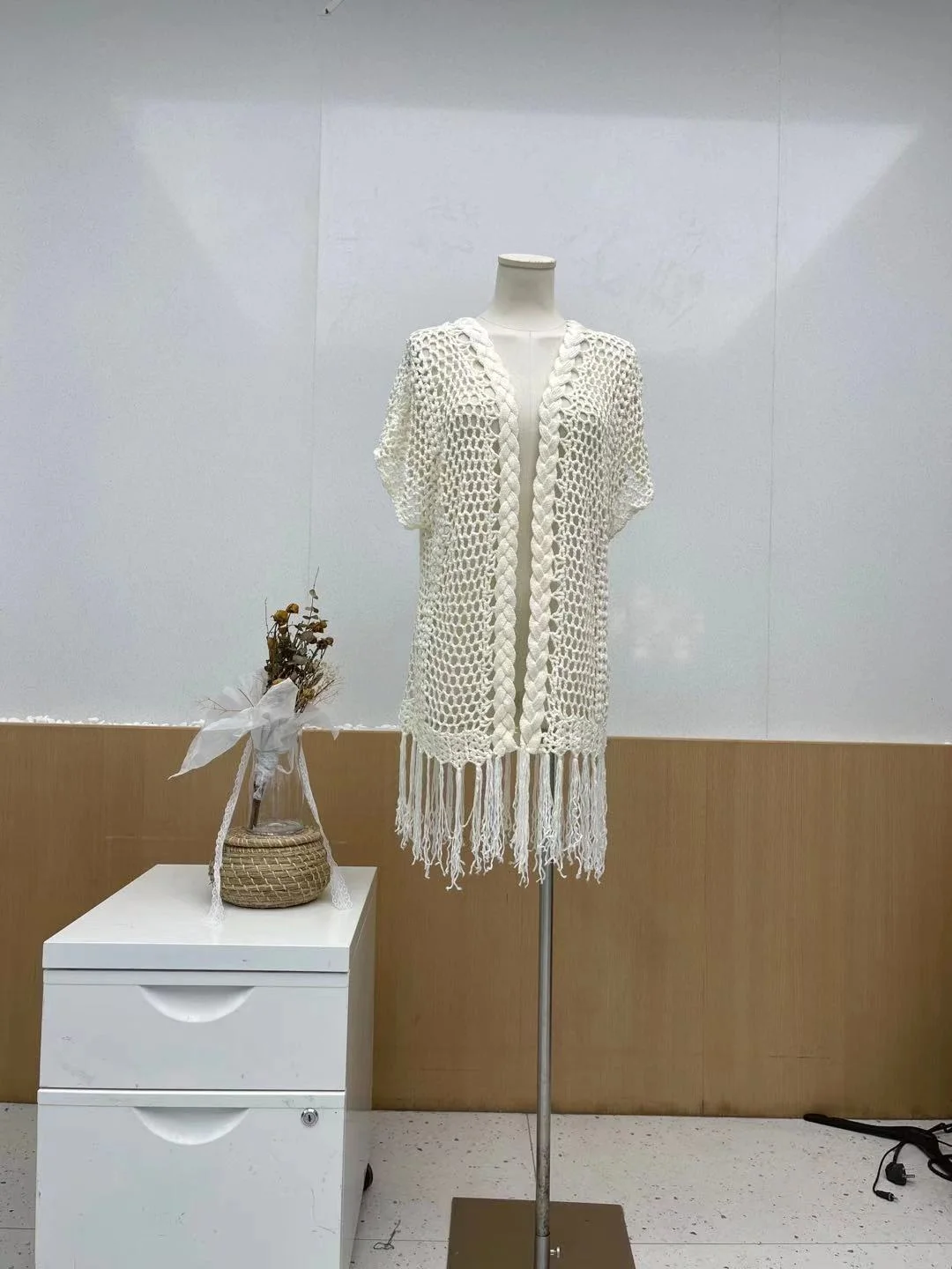 H80&S90 New Women Vintage Crochet Fringer Shirt Female Hollow Out Handmade Batwing Sleeve Cardigan Tank Tops Blouse Beachwear