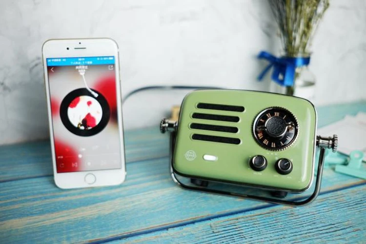 

Mao King Voyager 2 Aurora green Wireless Bluetooth Speaker MW-R Retro WIFI Radio portable Music Metal Player Subwoofer