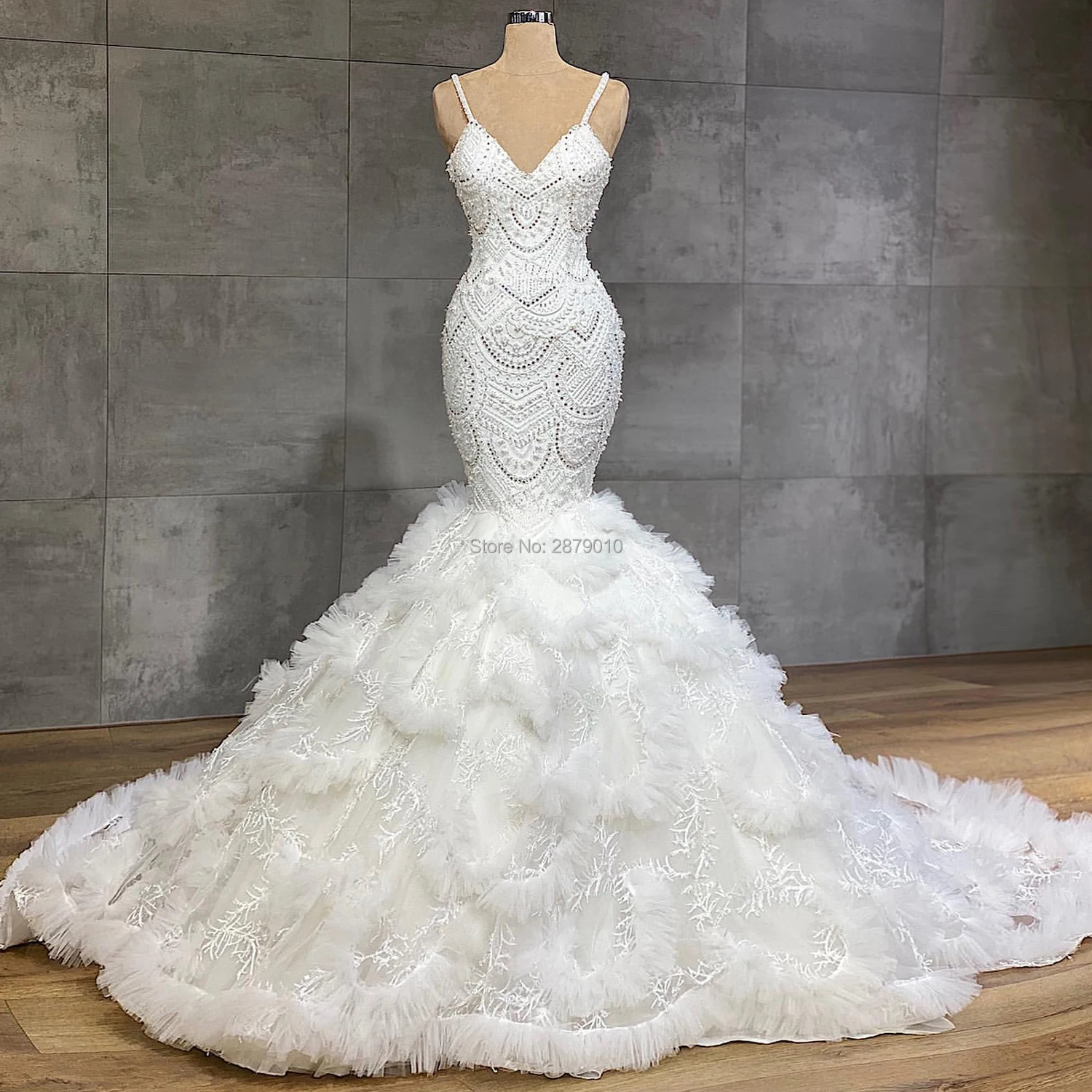 2020 Spaghetti Strap V Neck Lace Wedding Dresses Mermaid Applique Beaded Sequins Sexy Backless Bridal Gowns