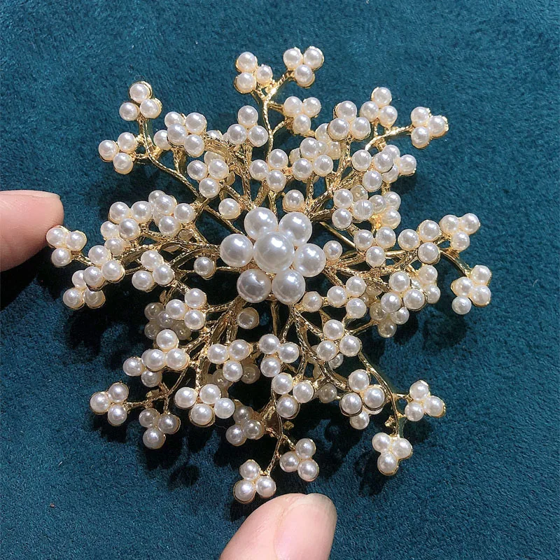 Muylinda Elegant Imitation Pearl Flower Snowflake Brooches for Women Fashion Wedding Bouquet Metal Brooch Pin Party Jewelry Gift