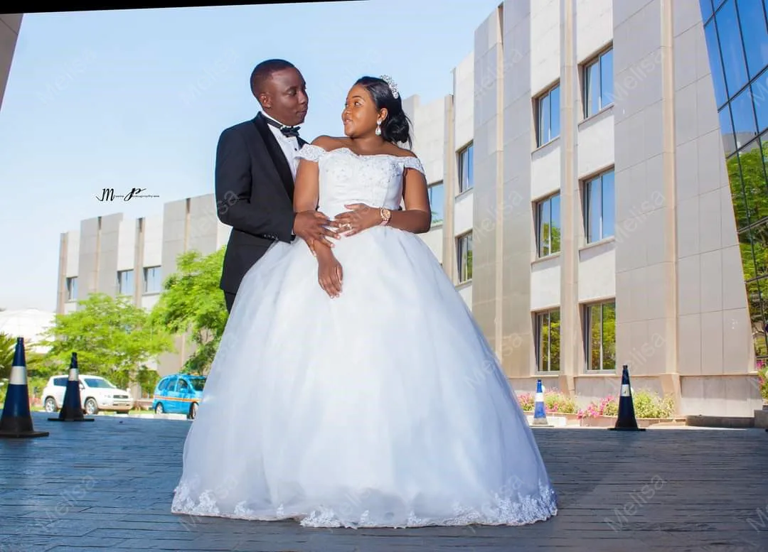 Vestido De novia africano con hombros descubiertos, traje moderno con apliques De encaje, talla grande