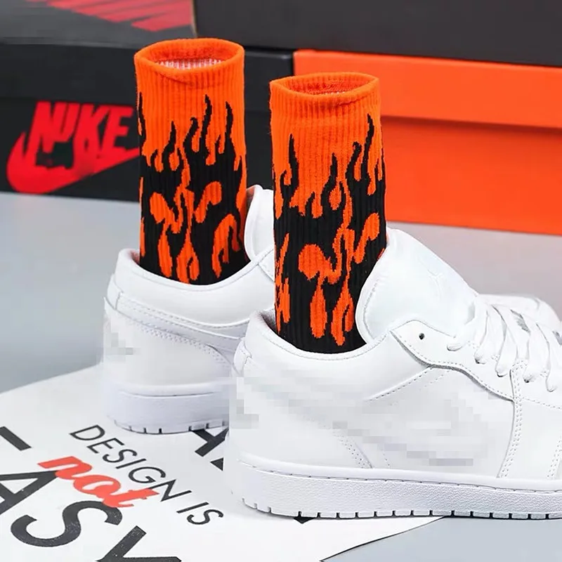 1 pair Men Fashion Hip Hop Hit Color On Fire Crew Socks Red Flame Blaze Power Torch Hot Warmth Street Skateboard Cotton Socks