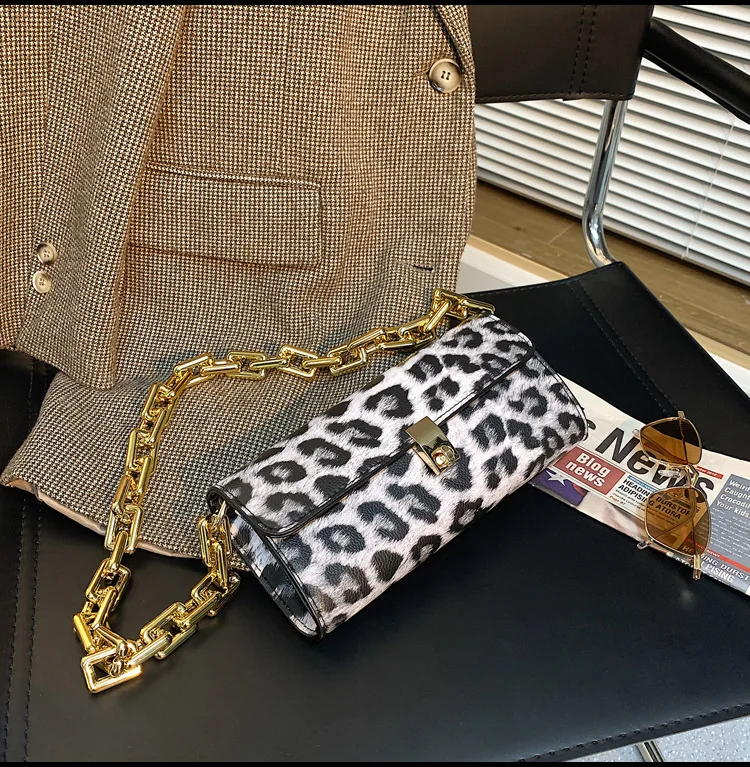 Soft Voluminous Clutch With Square Ring Chain Shoulder Pu Zebra Print Sling Bag Small Leopard Chain Fashion Handbags For Girl