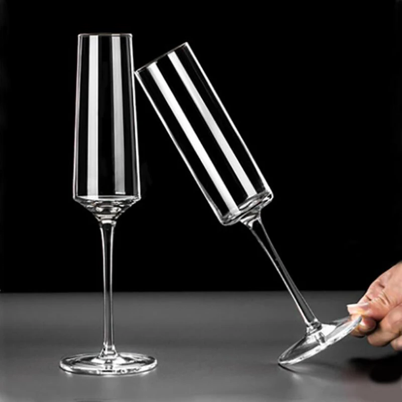 Beatiful Glass Wine Cup For Party and Home Decoration