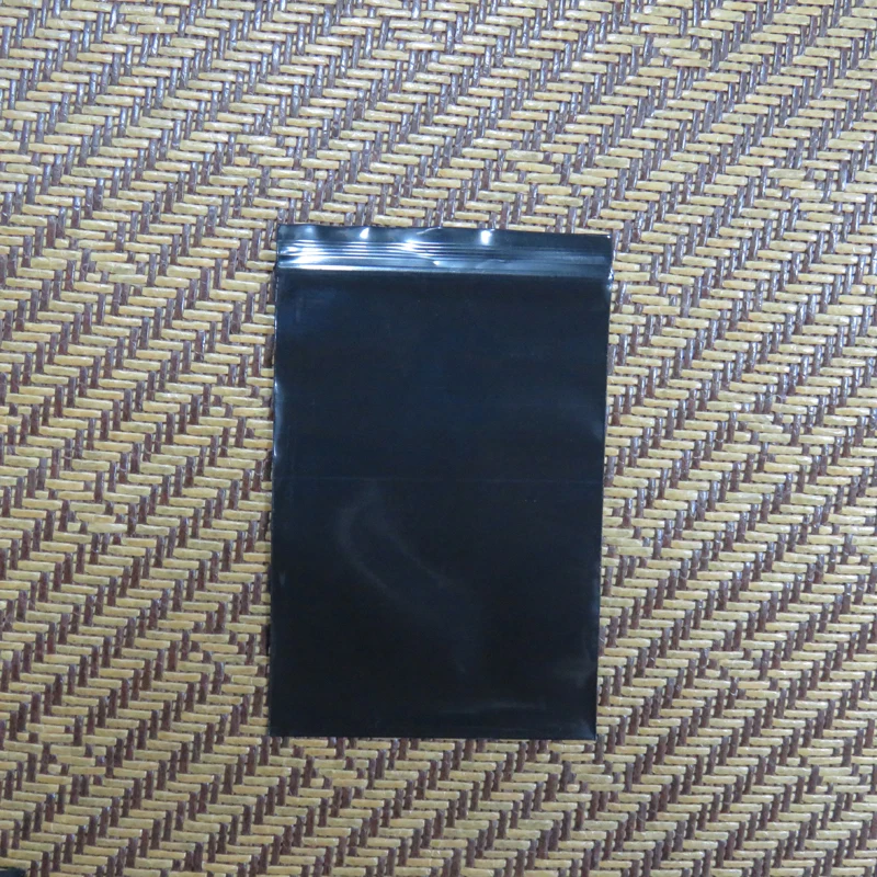 Black self-sealing plastic zipper bag self-locking storage bag food packaging debris storage bag can be re-closed bag thickening