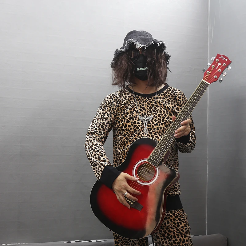 

Autumn new leopard print round neck Pullover long sleeve sweater