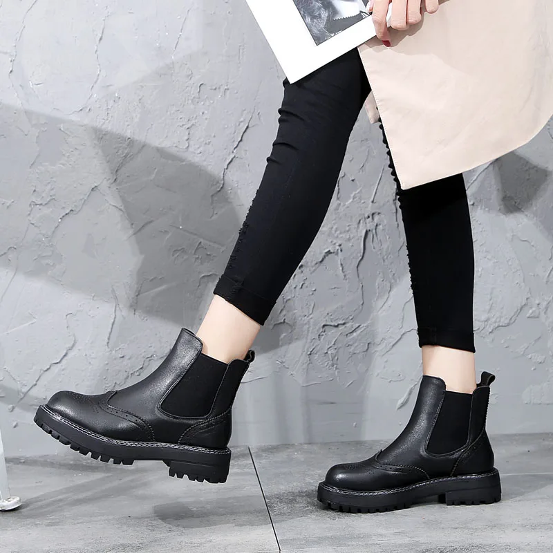 DRKANOL Handmade Women Boots Vintage Genuine Leather Flat Ankle Boots Ladies Autumn Winter Bullock Casual Platform Boots Black