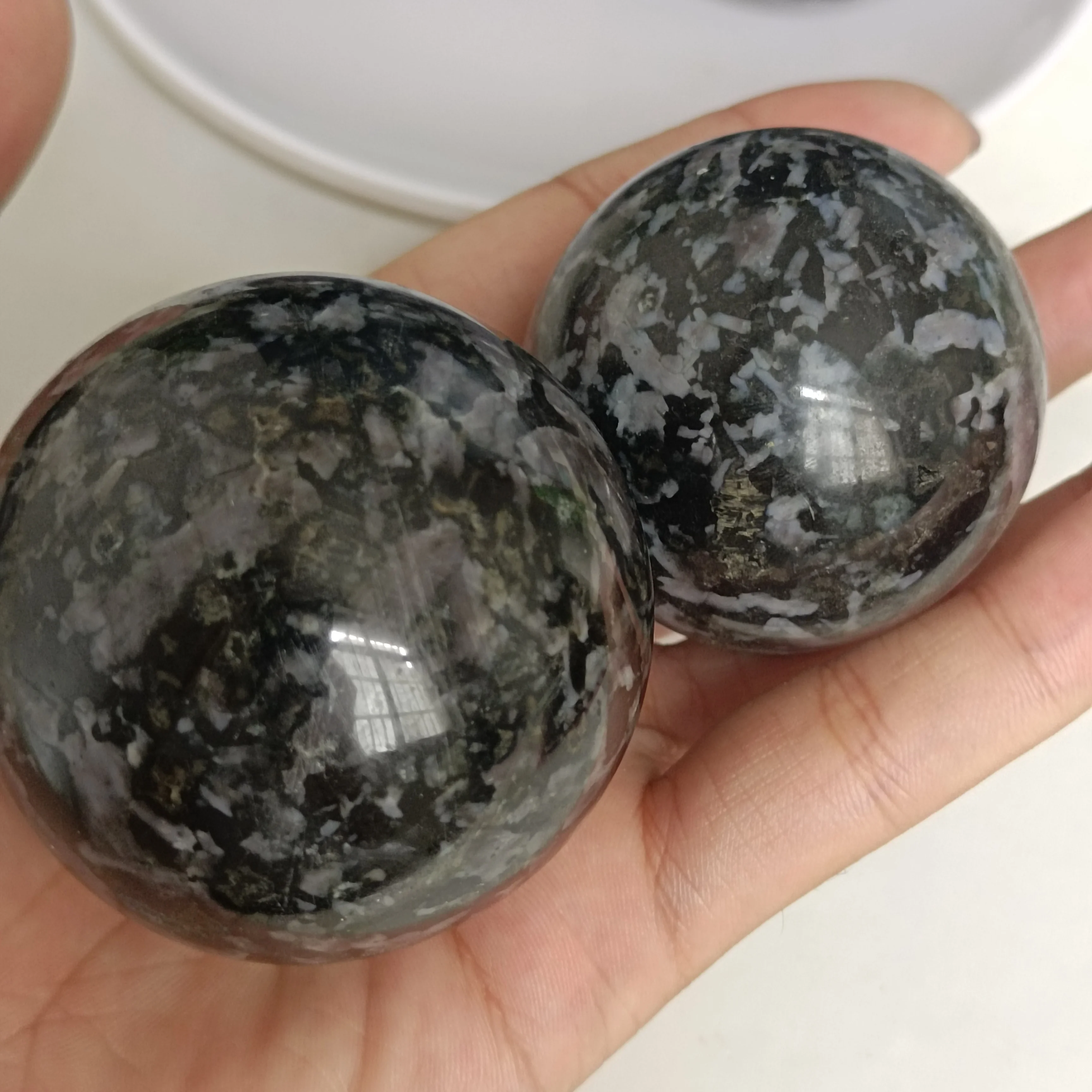 1pc Natural crystals Polished Stone Sphere Precious quartz Gabbro Stone Ball healing reiki home decoration