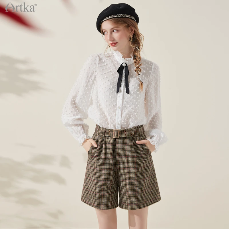 Imagem -05 - Artka-blazer Xadrez Vintage Estilo Britânico Feminino Colete de lã e Shorts com Cinto Ternos de lã Outono Novo Wa20011d Conjunto de Peças 2023