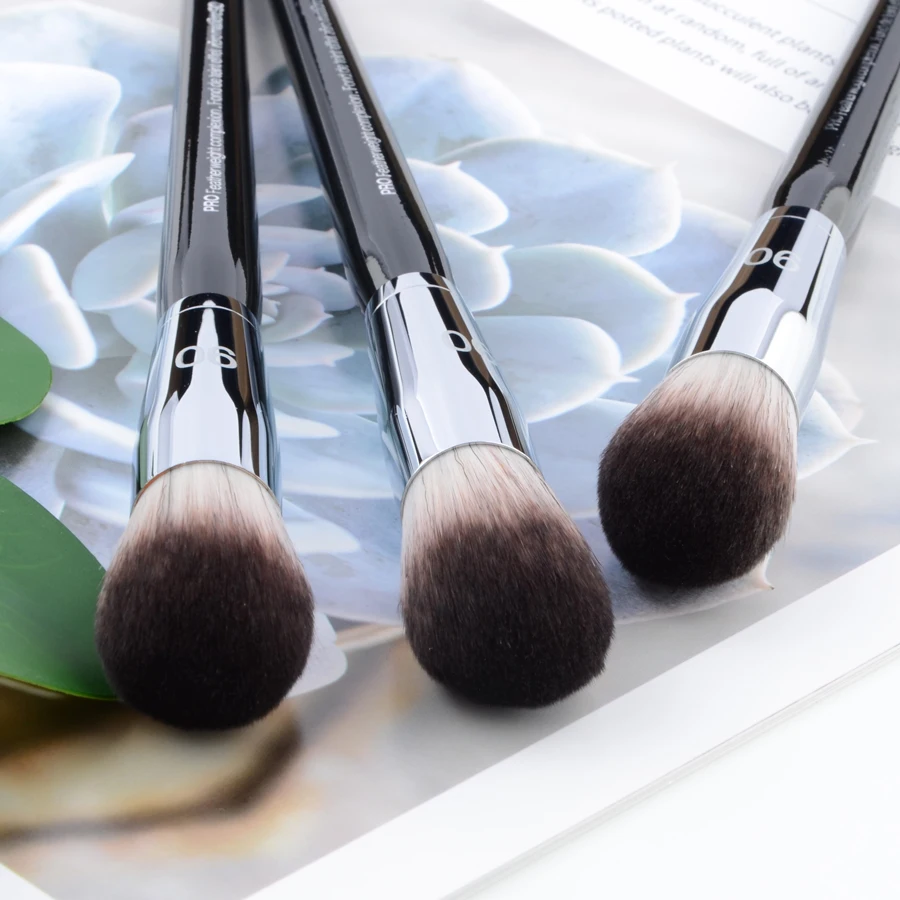 1 piece Pro featherweight complexion #90 highlight Makeup brushes Powder Blusher Make up brush synthetic Hair wood handle