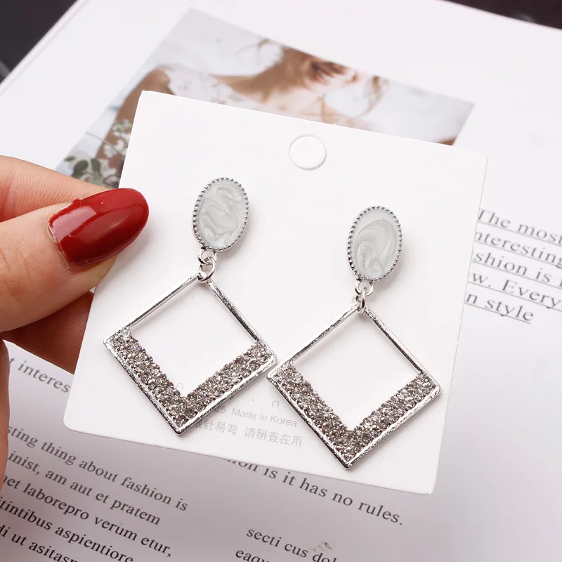 Advanced Sense Crystal Mesh Red Earrings Female Geometric Dimple And Generous Earrings Fashion Birthday Party Jewelry E7012