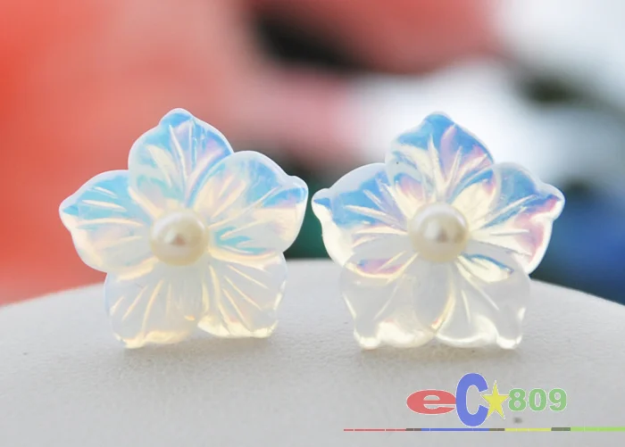 s1186 Hand Carved 15mm cream colour opal flower pearl 925silver stud earring