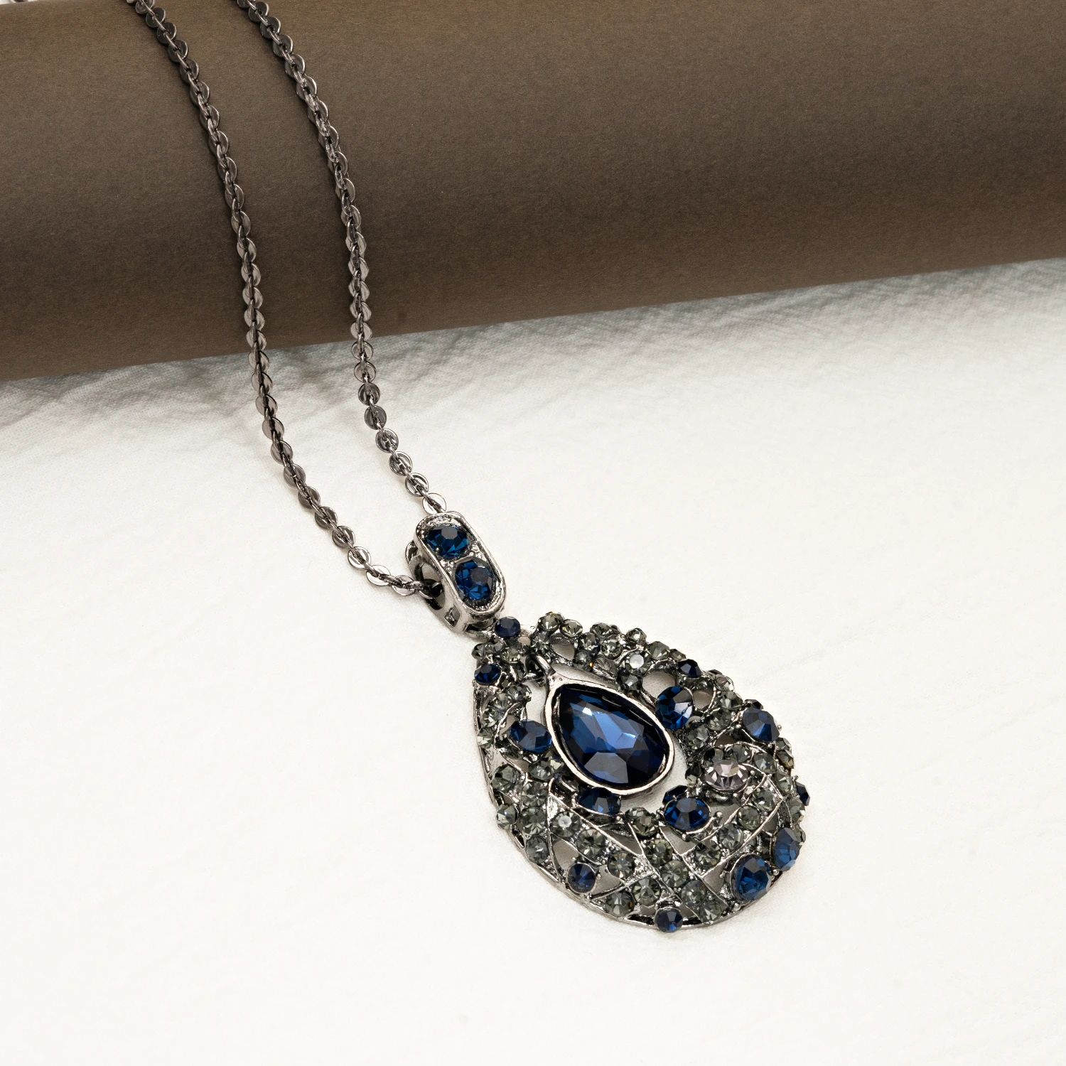 Vintage Long Sweater Chain Necklaces For Women Antique  Crystal Water Drop Pendants & Necklaces Female New Fashion Jewelry