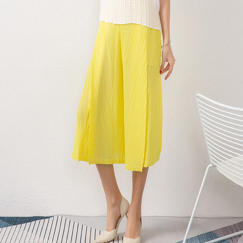 Miyake pleated casual wide leg pants 2021 summer new fashion loose folda large high-waisted thin yellow knee pants for woman