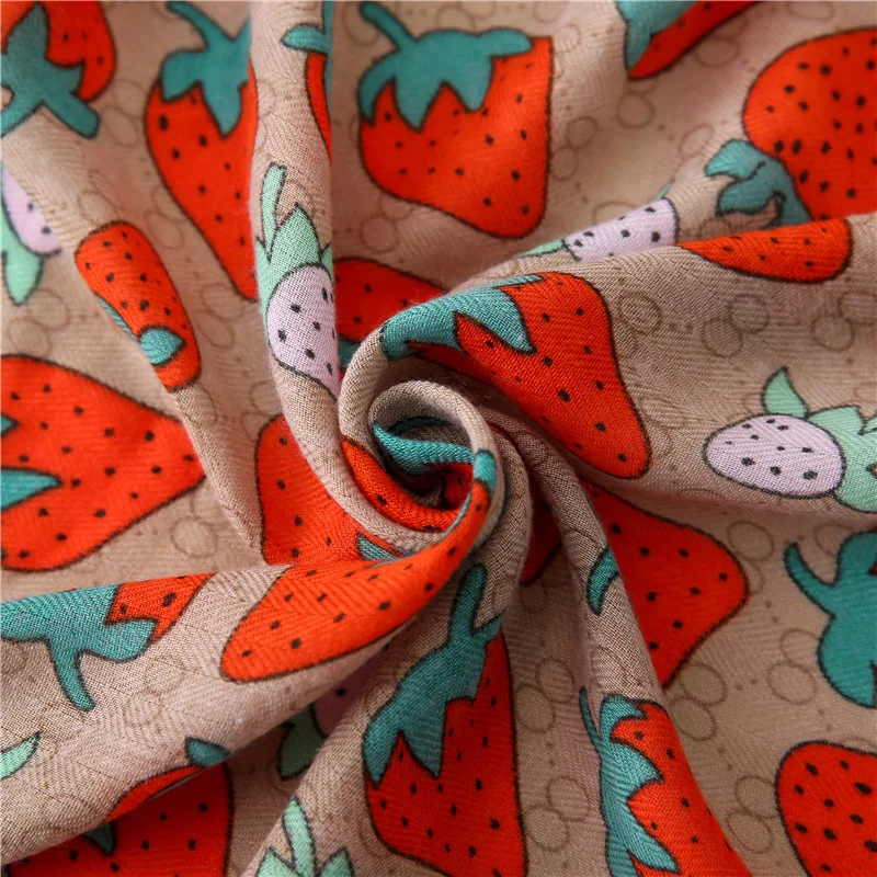 New Spring Autumn Cute Style Red Strawberry Cotton Scarf Women\'s Long Summer Travel Sunscreen Shawl