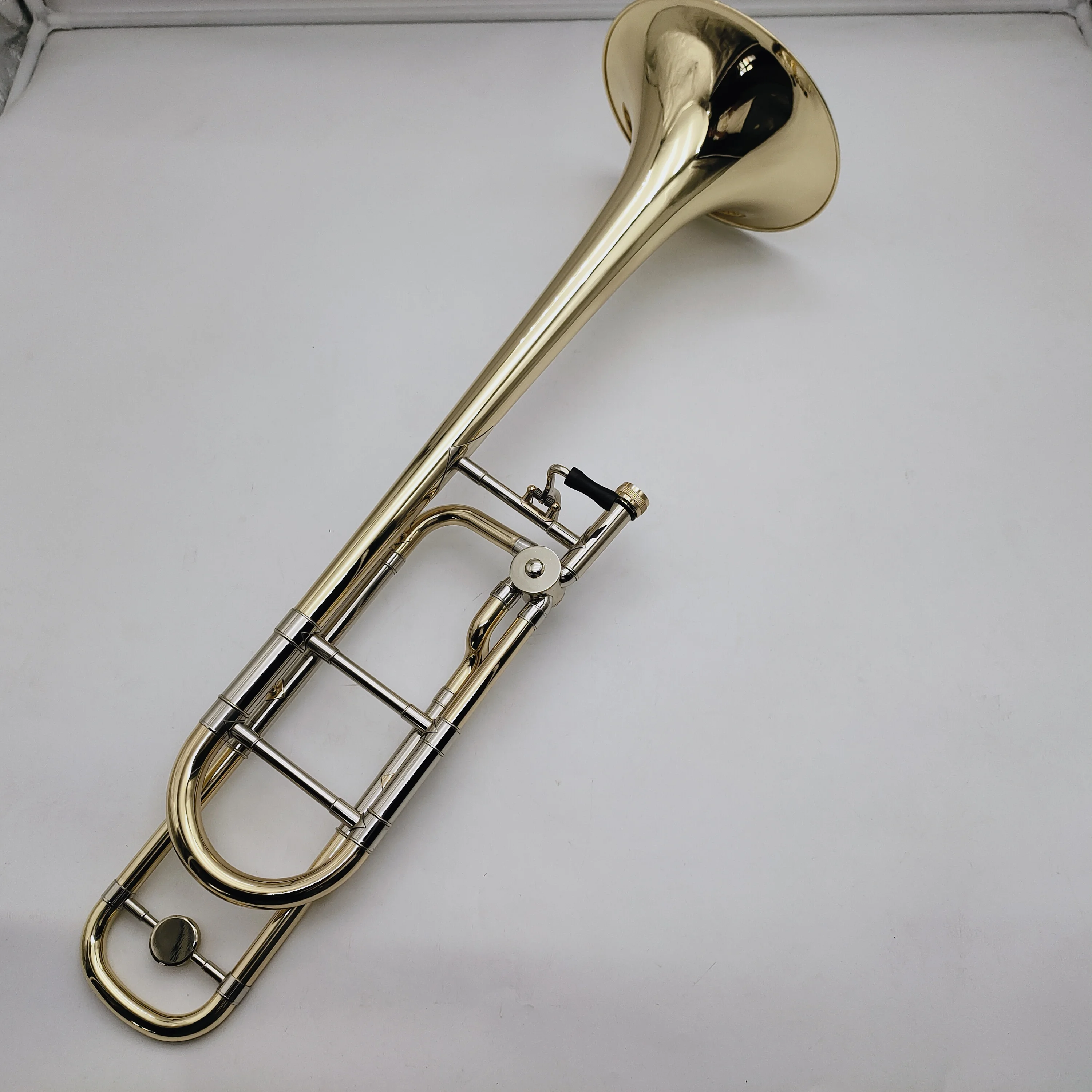 

High Qulaity Bach Tb 450 B Bb/F Tenor Trombone Brass Lacquered Gold Plated Professional Musical Instrument With Mouthpiece Case