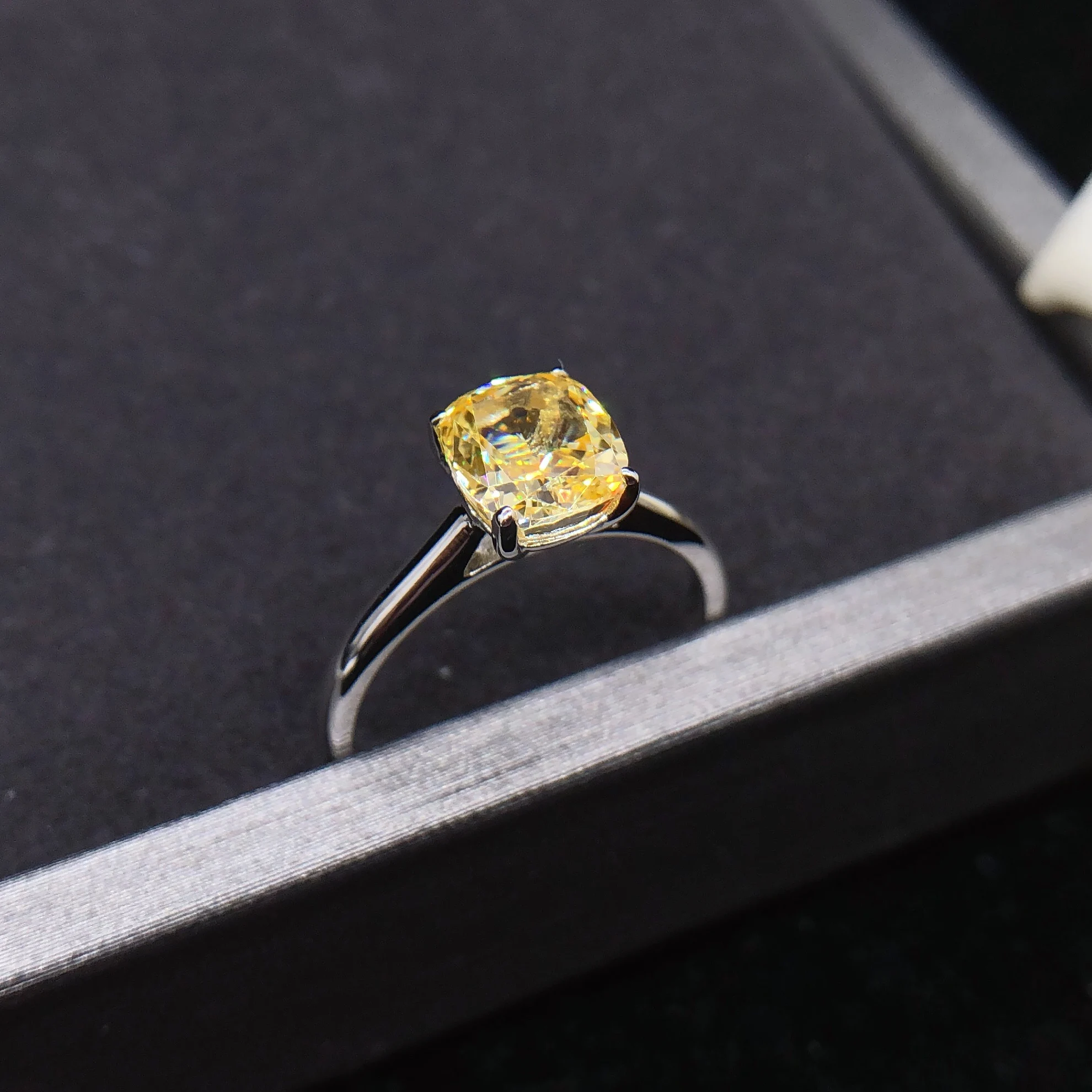 1.5Ct Yellow Diamond Engagement Ring for Women Wedding Jewelry Solid Platinum 950 Ring R158