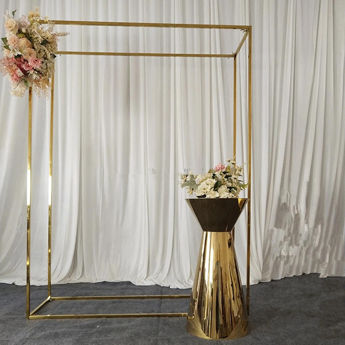 

No table) 180cm tall)Geometric Gold Arch metal Iron Frame Flower Stand Wedding Backdrop Wedding Decoration AB1084