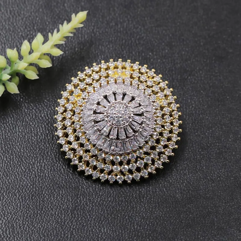 

Vanifin Fashion Jewelry Exquisite Hollow Design Round Micro Brooch Pendant Dual Use for Wedding Party Sandblasting Popular Gift