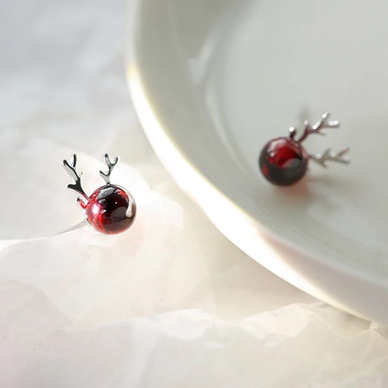 New Christmas Deer Stud Earrings for Women Cute Animal Elk Rhinestone Earring Merry Christmas New Year Wedding Jewelry Gifts