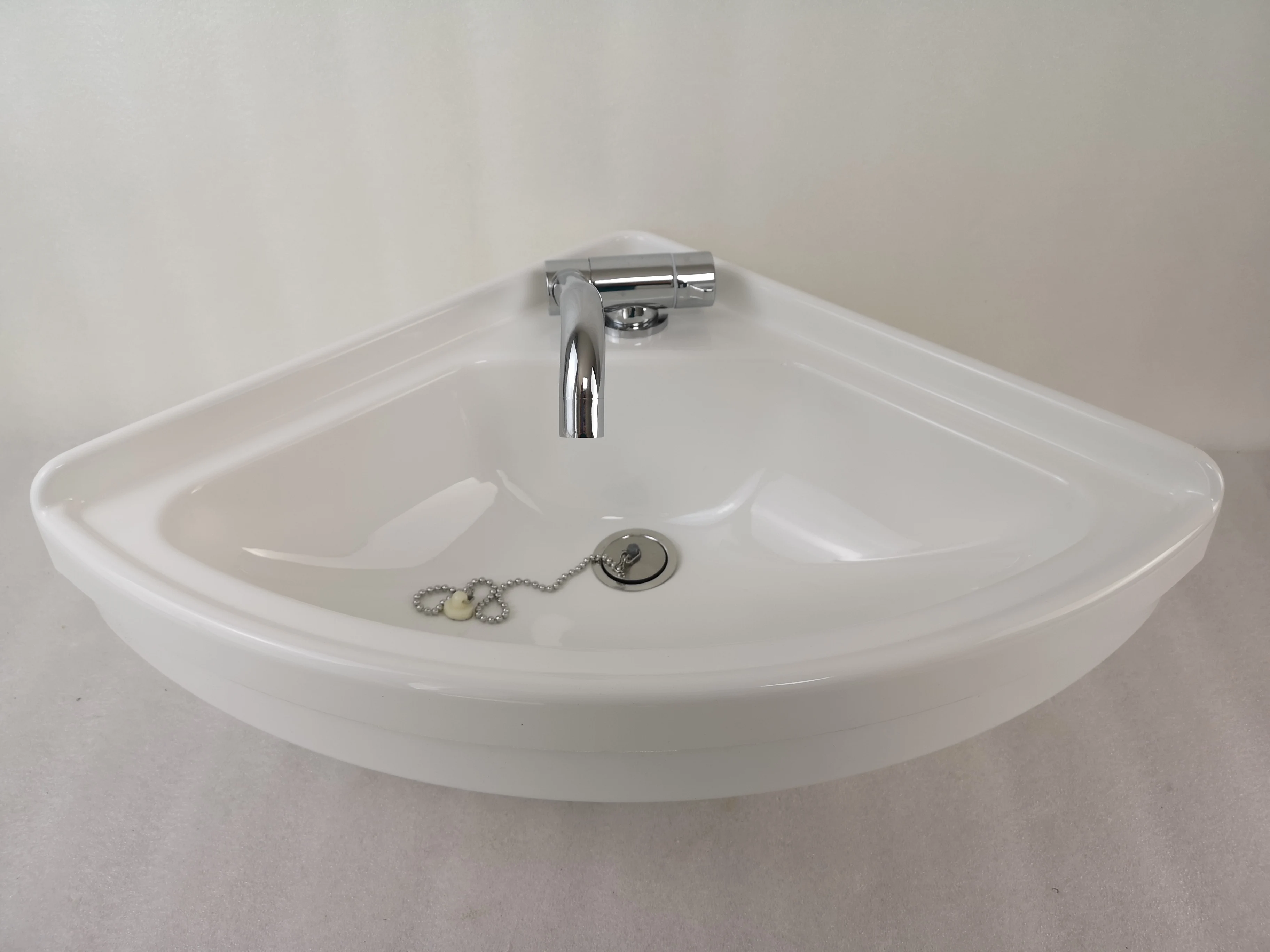 380*380*180mm Boat Caravan RV Camper White Acrylic Triangular Sink GR-Y003