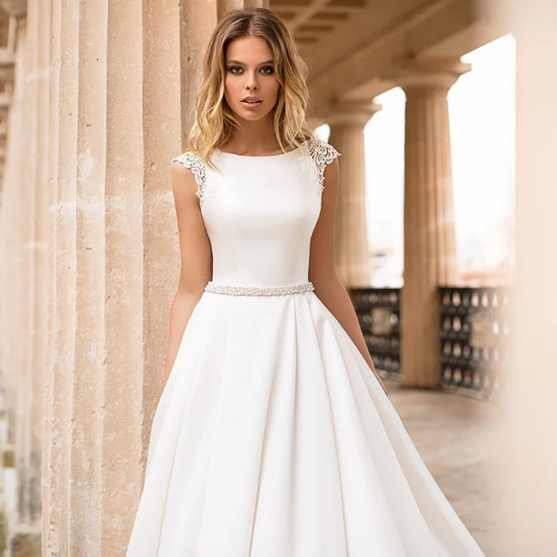 

Satin Wedding Dress Cap Sleeves Lace Appliques Beach Bride Dress Sexy Boho Long Train Wedding Gown Hot Sale 2019