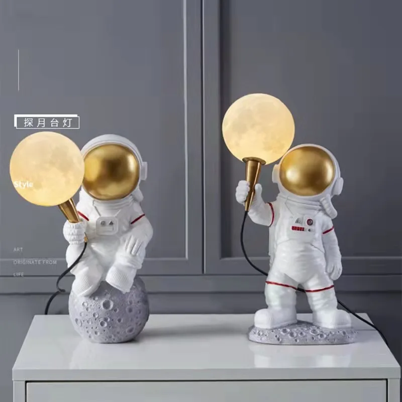 Astronaut wall lamp creative desk lamp children's room bedroom 3D moon lamp astronaut desktop small night lamp Christmas gifts