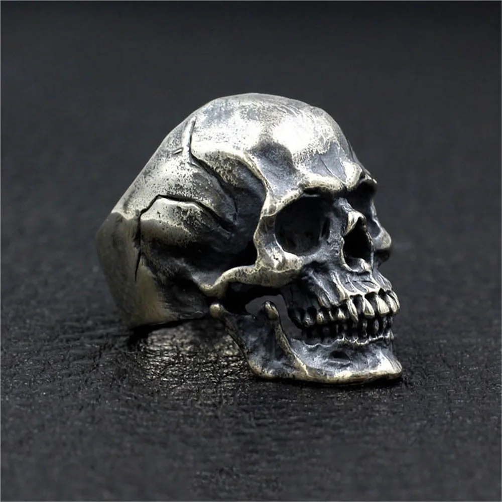 Popular fashion skull ring men\'s retro hip hop rock boy birthday gift jewelry wholesale