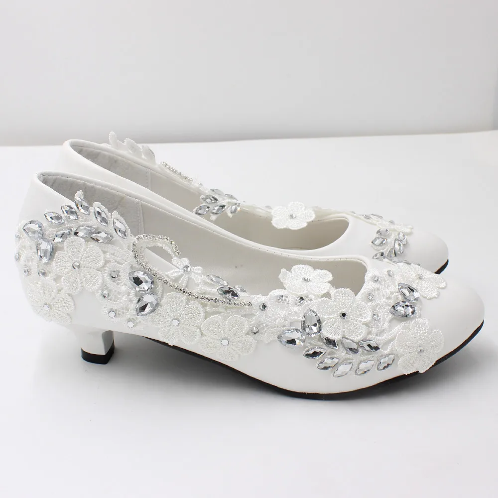 【Xingchenmao】Low heel large size bridal shoes White large size soft top women\'s shoes handmade lace simple single shoes BH0710